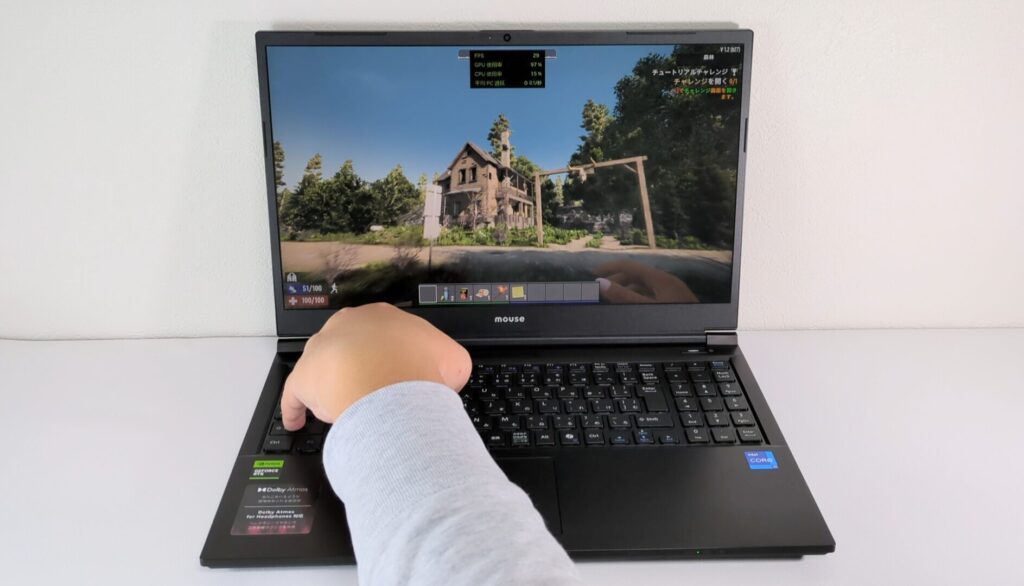 mouse K5-I7G50BK-B　7days to dieを動かしている写真