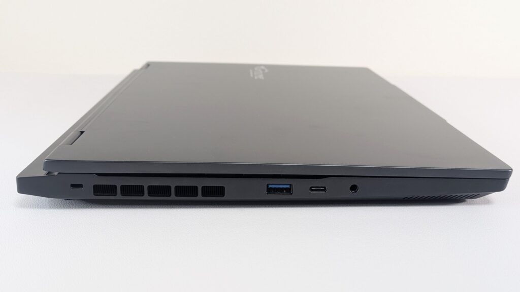 G TUNE E5-I7G50BK-B　左側面