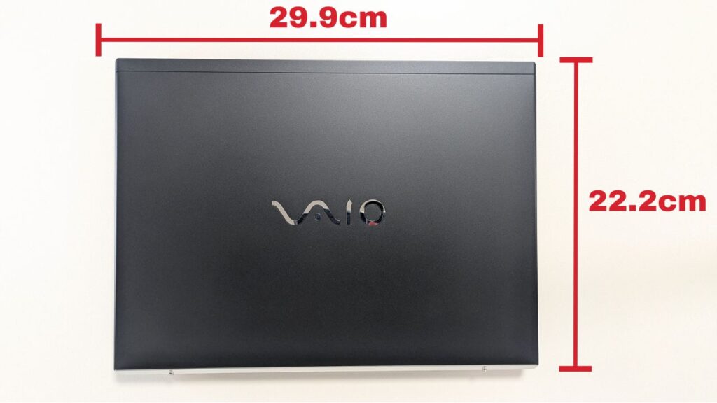 VAIO S13　幅29.9cm/奥行き22.2cm