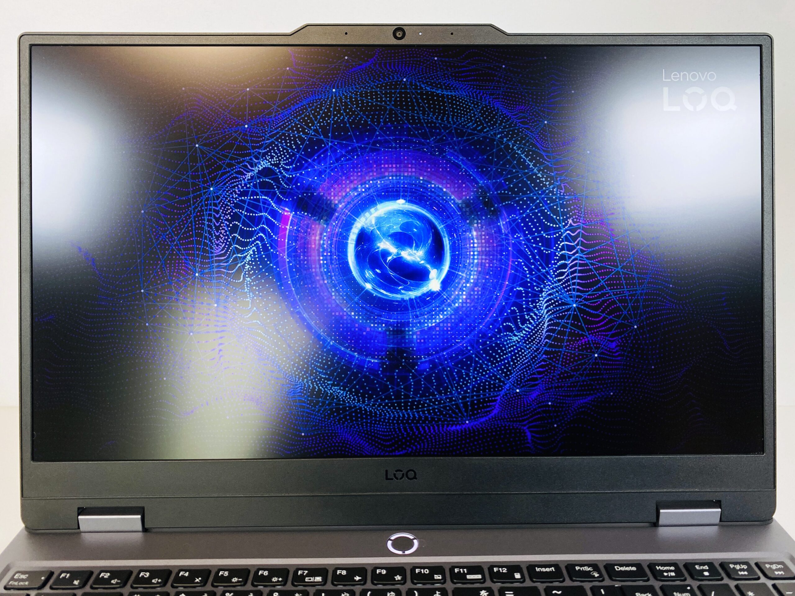 Lenovo LOQ 15IRX9　レビュー　ディスプレイ輝度