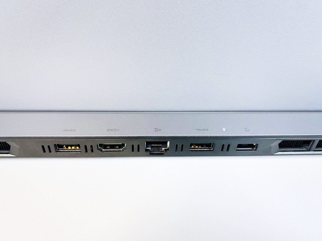 Lenovo LOQ 15IRX9　レビュー　インターフェース背面
