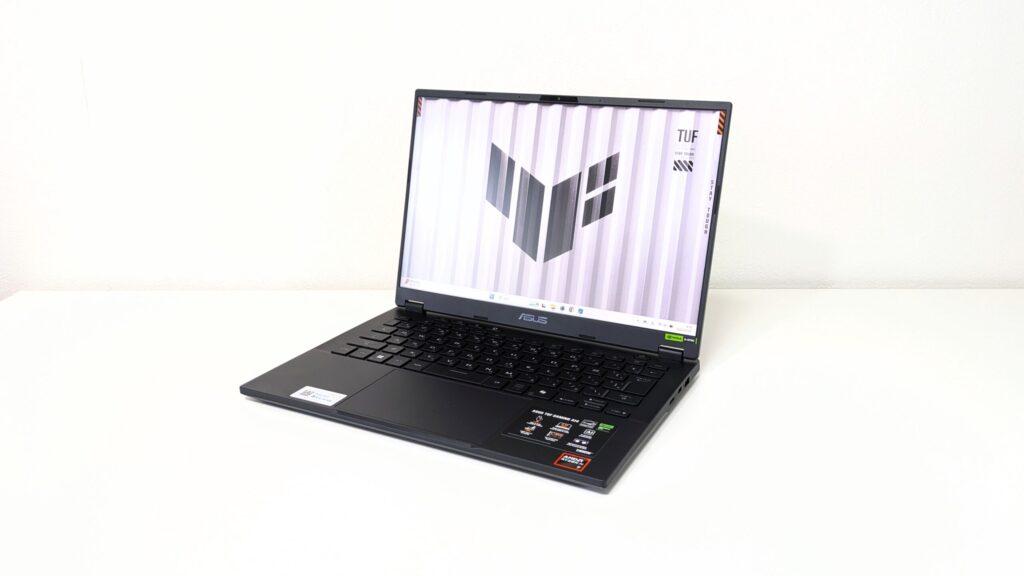 ASUS TUF Gaming A14 FA401KM　製品外観