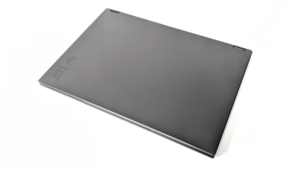 ASUS TUF Gaming A14 FA401KM　製品外観　表面