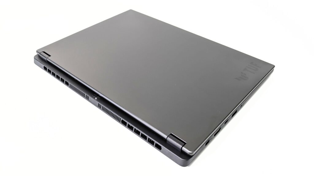 ASUS TUF Gaming A14 FA401KM　製品外観　表面