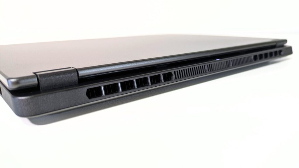 ASUS TUF Gaming A14 FA401KM　製品外観　背面