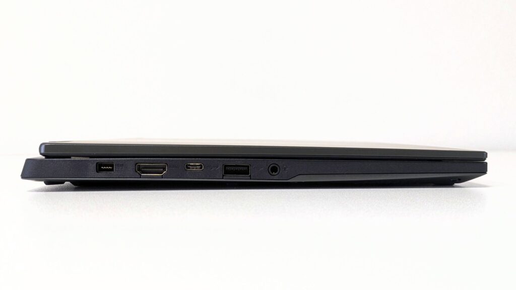 ASUS TUF Gaming A14 FA401KM　インターフェース　左側面