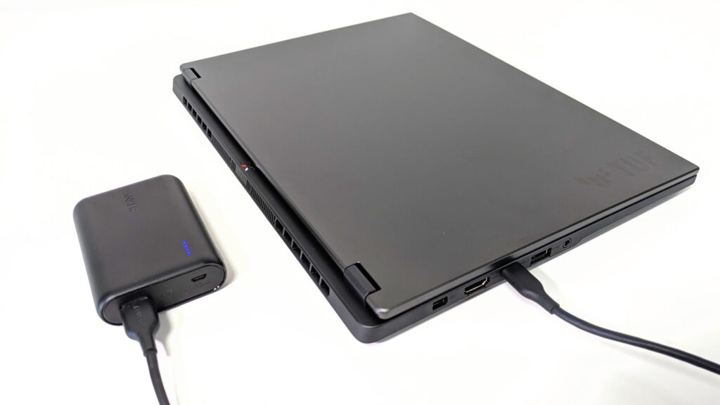 ASUS TUF Gaming A14 FA401KM　モバイルバッテリーで充電