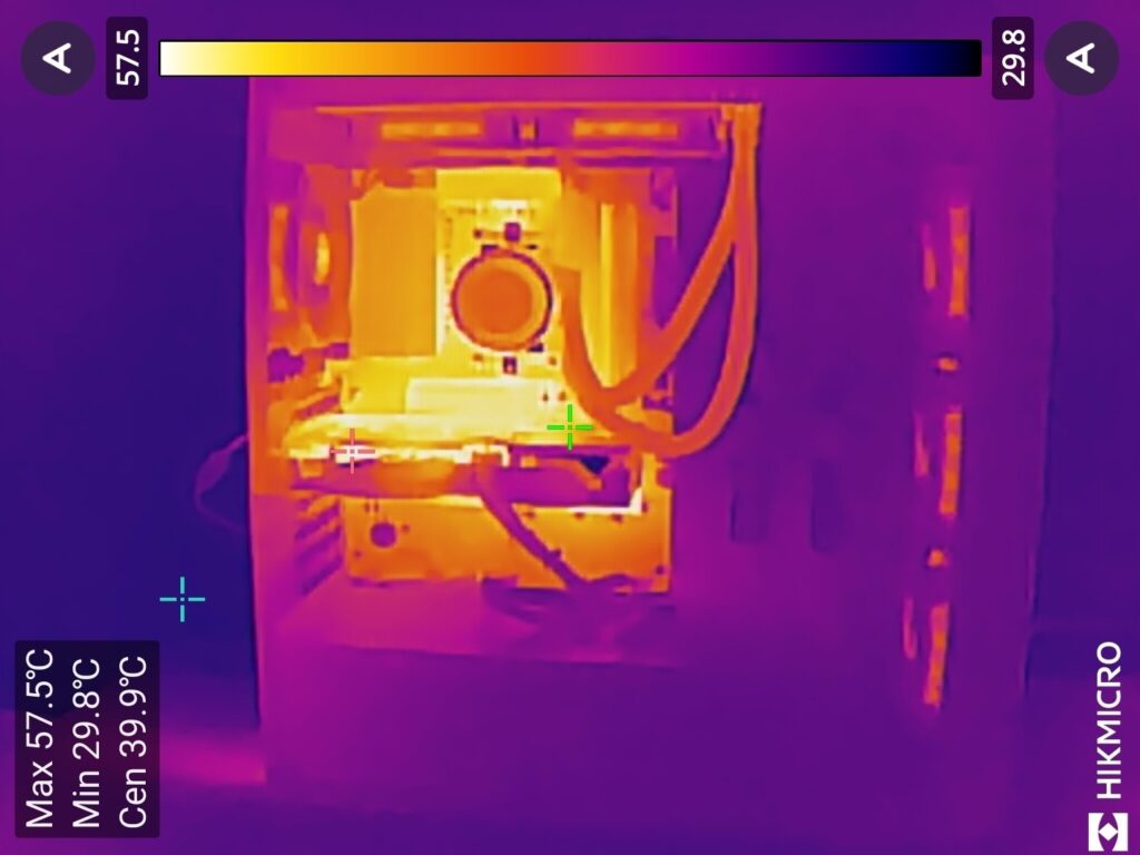 CRコラボPC　サーモグラフィー　ベンチマーク中