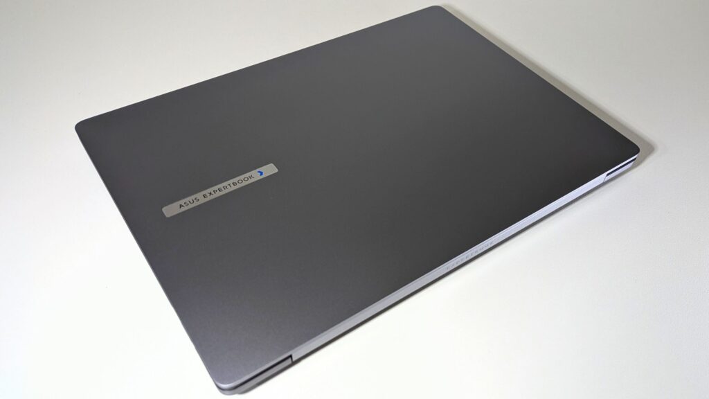 ASUS ExpertBook P3（PM3406CKA）　製品外観