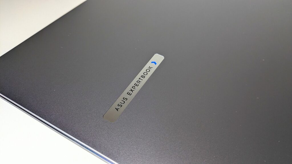 ASUS ExpertBook P3（PM3406CKA）　製品外観