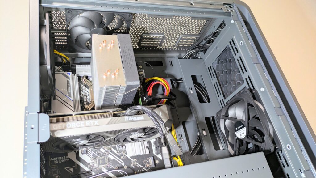 GALLERIA XPC7A-R57-GD　内装