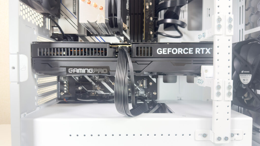 GALLERIA XPC7A-R58-WL 内装