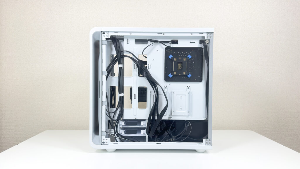 GALLERIA XPC7A-R58-WL 内装