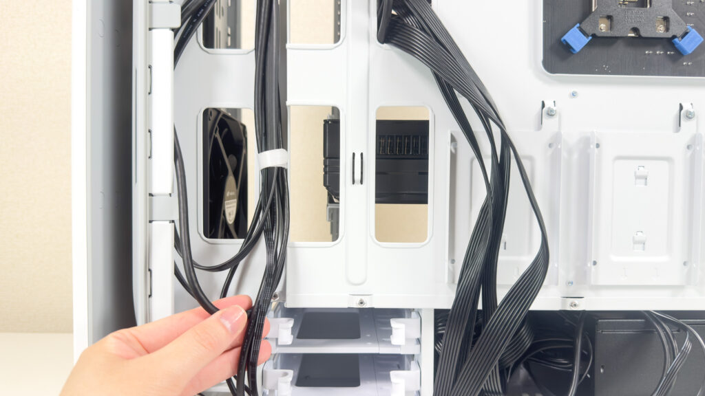 GALLERIA XPC7A-R58-WL 配線結束